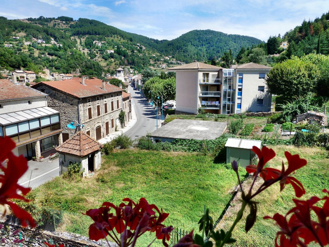 Épaviste à Saint-Sauveur-de-Montagut (07190) – Ardèche